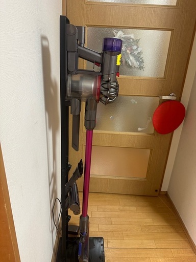 ダイソン dyson V8 slim fluffy extra（掃除機） セット (きたん) 博多