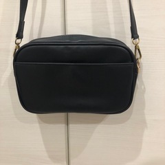 ショルダーバッグ黒の画像