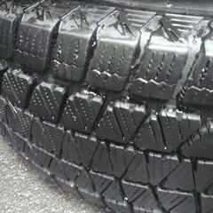 《2シーズン使用》ブリジストン スタッドレス DM-V3 275/70R16 4本  ハイラックス FJクルーザー サーフ パジェロ ビッグホーンの画像