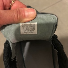 SALOMONスニーカー25.5の画像