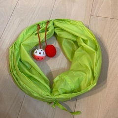 猫用トンネルおもちゃ　鈴のボールとフェルトボールつきの画像