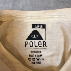 POLERポーラー FURRY FONT RELAX FIT Tシャツ 白 Lの画像