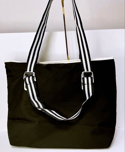 ★大容量　★2way  CHANEL  ノベルティ トートバッグ  ファスナー付きバッグ