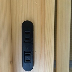 木製セミダブルベッドフレーム USBポート付きの画像