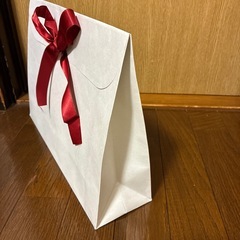 紙袋🌟マチ付きリボン付きの画像
