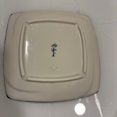 お皿の画像