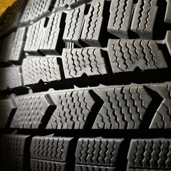 スタッドレスタイヤ195/65R15 ホイール、ナット付き　の画像