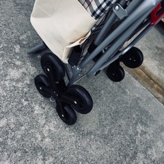 4輪キャリーカート　座面付きの画像