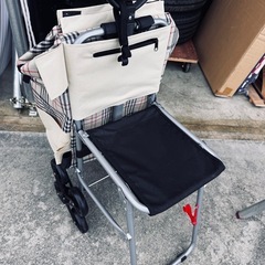 4輪キャリーカート　座面付きの画像