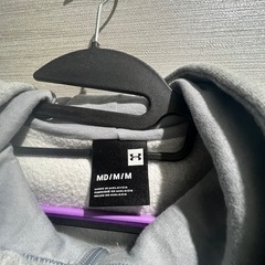 【UNDER ARMOUR】グレー　パーカー　アンダーアーマーの画像