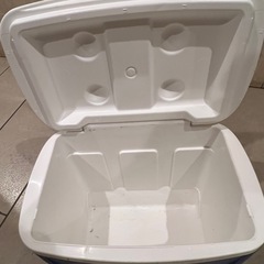 クーラーボックス キャスター付きの画像