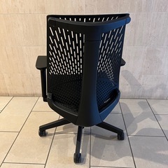 イトーキ サリダ YL6 ブラック オフィスチェアの画像