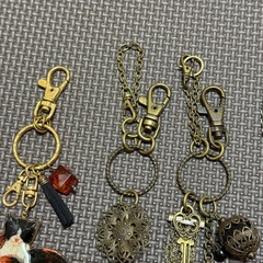 選べるクリスマスプレゼント☆ハンドメイドキーホルダーグローブホルダー☆猫天然石などの画像