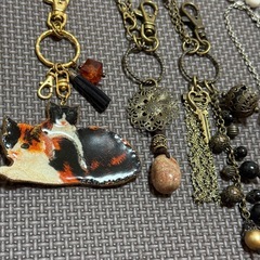 選べるクリスマスプレゼント☆ハンドメイドキーホルダーグローブホルダー☆猫天然石などの画像