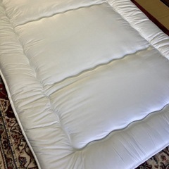 ニトリ ダブル敷布団 2枚セット／来客用・予備用に（状態差あり）の画像