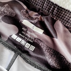 レギンス　男女　フィットネス　トレーニング　ショート丈　ヨガレギンス　迷彩　Sの画像