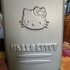 ハローキティ スーツケースの画像