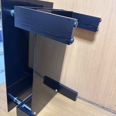 美品 オーエスジェイ(OSJ) BTM ガラステーブル ローテーブル コーヒーテーブル センターテーブル 強化ガラス天板 収納棚付きの画像