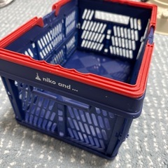 niko and  折り畳みコンテナの画像