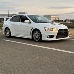 平成23年三菱ランサーGSRエボリューションX HKSレーシングサクション装​​着の画像