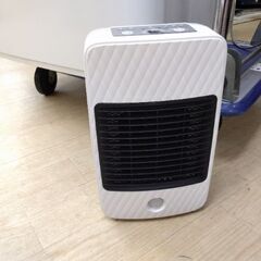 展示引き上げ品　たったの2千円ポッキリ　人感センサー搭載　超コンパクト　電気ストーブ　セラミックヒーター　ストーブ　ファンヒーターの画像