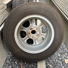 205/70R15 スタッドレスタイヤ 4本セット
の画像