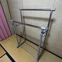 ハンガーラックの画像