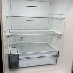 ◯極美品/2024年製■326L 3ドア 東芝 ノンフロン冷凍冷蔵庫 自動製氷 GR-V33SC うるおいラップ まんなか野菜室 中古品■の画像