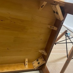 ライトブラウン木製ダイニングテーブル（幅90✖️奥行き60✖️高さ72
）の画像