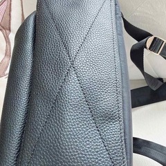 MARC JACOBS（マークジェイコブス） メタルロゴ レザー リュック ユニセックス（大） の画像