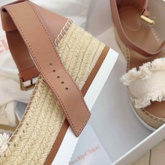 SEE BY CHLOÉ（シーバイクロエ）の厚底サンダルです。の画像