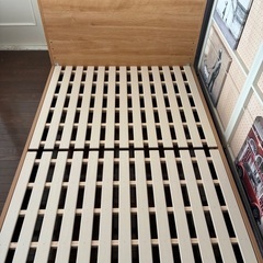 ニトリ　ロータイプセミダブルベッドフレームの画像