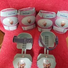 アナと雪の女王ジュニアスケート　 膝と肘のパッド付属の画像