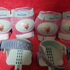 アナと雪の女王ジュニアスケート　 膝と肘のパッド付属の画像