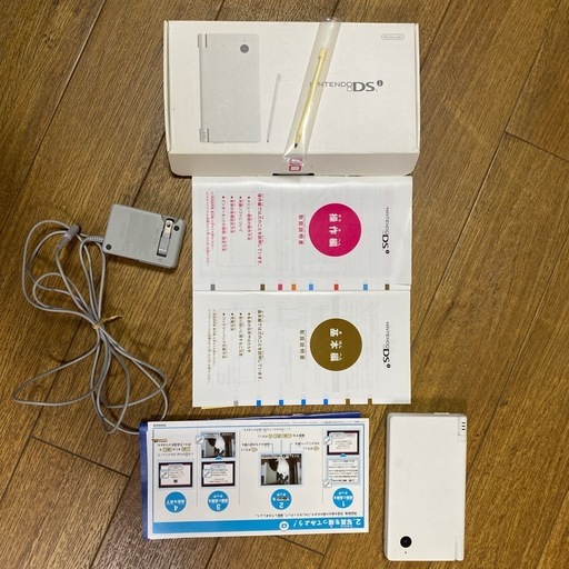 ニンテンドーDSi     ソフト　攻略本