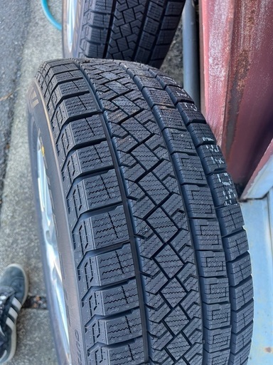 新品未使用　スタッドレスホイールセット 4本　ピレリ 195/65R15