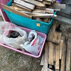 廃材、角材、消し炭、薪、焚き火の画像