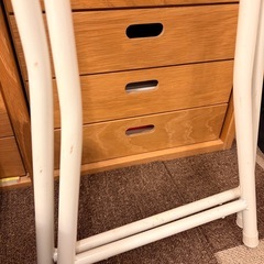 キッチンチェアに PFC-40F ハイチェア ( おしゃれ カウンターチェア 折りたたみ おりたたみ 台所 パイプ いす クッション 座面高 60cm ハイタイプ チェア 折り畳み 椅子 軽量 料理 調理 キッチン 洗面所 背もたれ 収納 敬老の日 )の画像