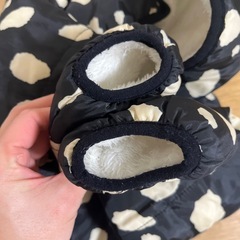 futafuta 黒地に白の水玉ロンパース 80cmの画像