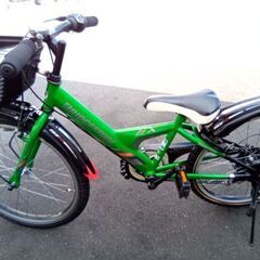 22インチ　ブリヂストン　男の子自転車　変速　LEDライト　グリーンの画像