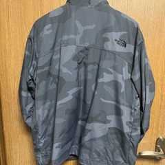 ノースフェイスブルゾンの画像