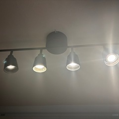 12/22 午前引取り限定  IKEA シーリングスポットライトの画像