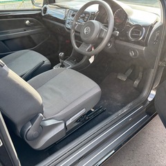 フォルクスワーゲン up! 　move up!　 ETC/衝突被害軽減ブレーキ/禁煙車/天張り垂れ無し/キーレス/ローダウン/純正オーディオ/CD/MTモード/シートリフター/レベライザー/純正ホイールキャップ/ASGの画像