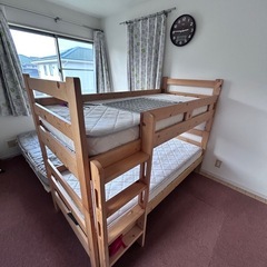 子供用二段ベッドの画像