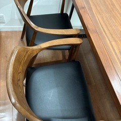 ダイニングテーブルの画像