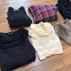 洋服まとめ売り　マフラー付き　M-Lの画像