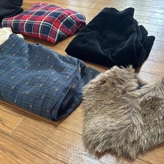 洋服まとめ売り　マフラー付き　M-Lの画像