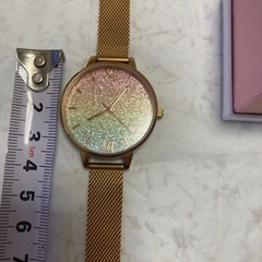 OliviaBurton 虹色の画像
