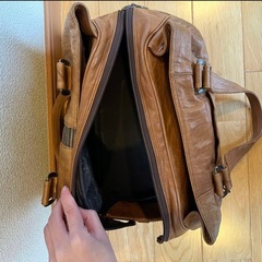 牛皮のショルダーバッグ　本革 大容量の画像