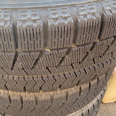 スタッドレスタイヤの画像